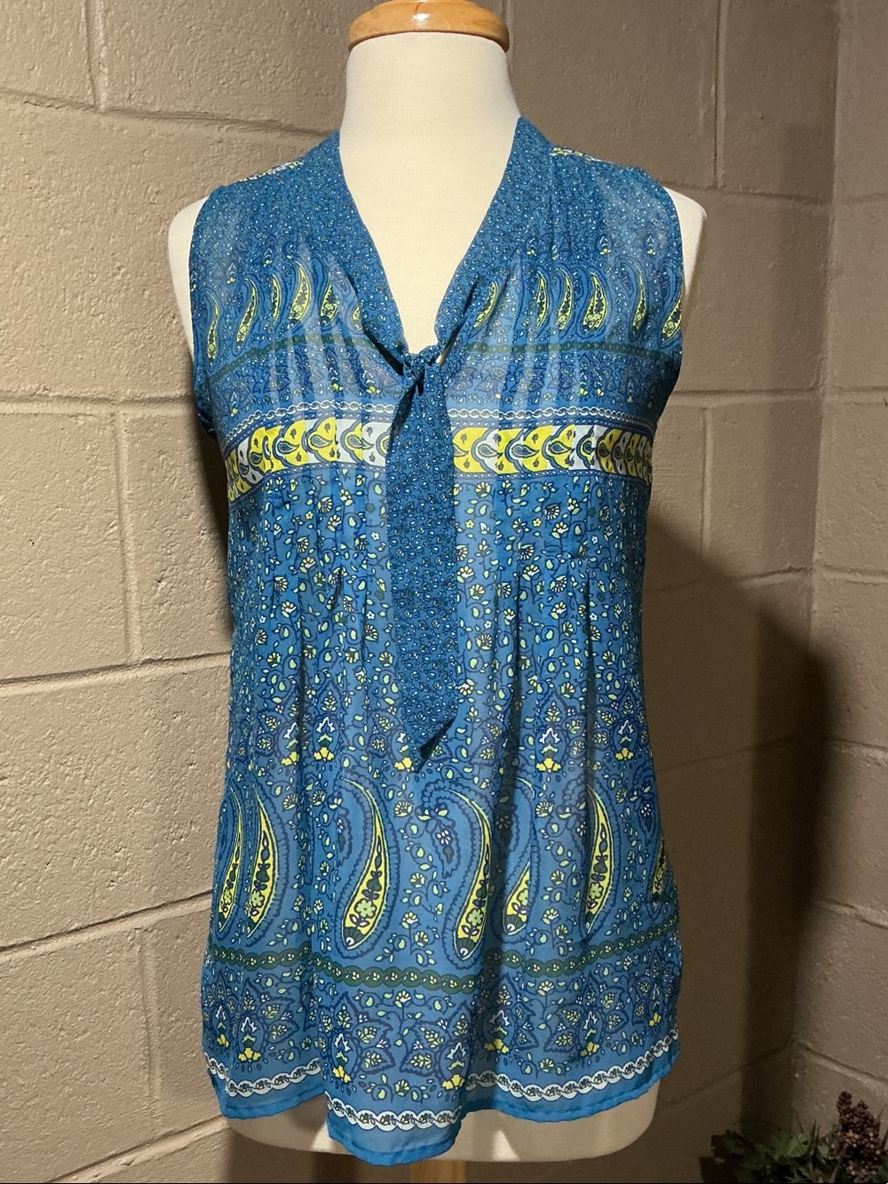 Sleeveless Blue Paisley Tie-Neck Women's Top